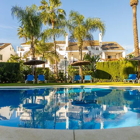 Nyaraló Serenity Luxury Private Near Puerto Banus *